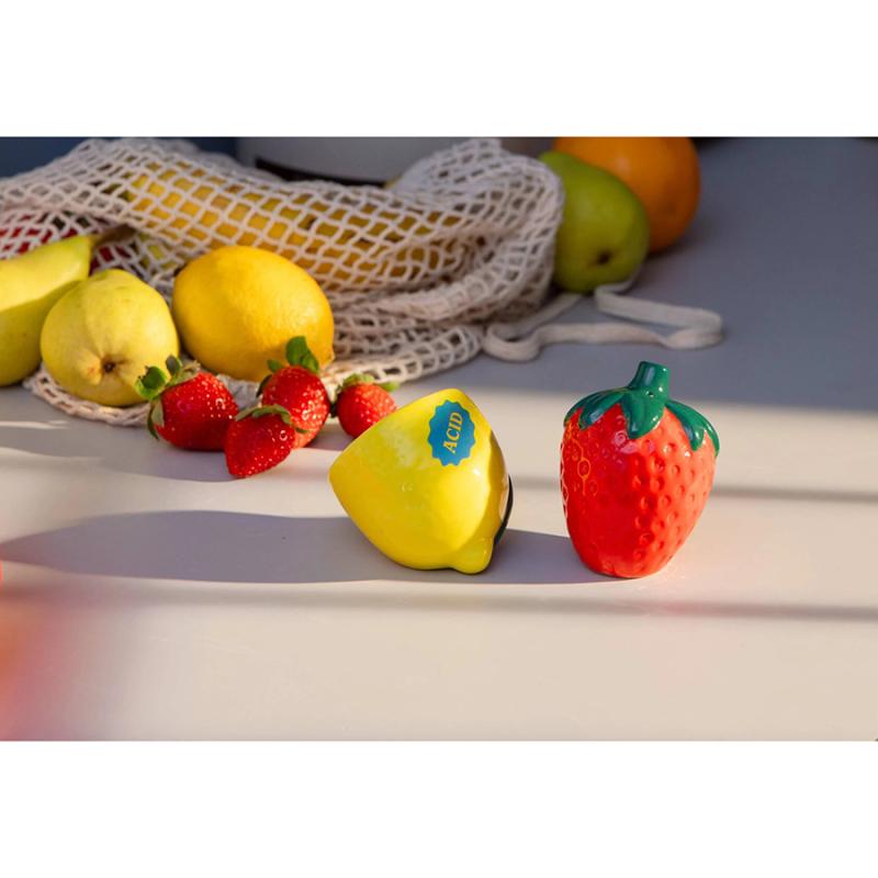 Набор из солонки и перечницы berry