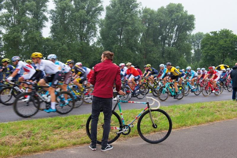 Наклейка на раму велосипеда