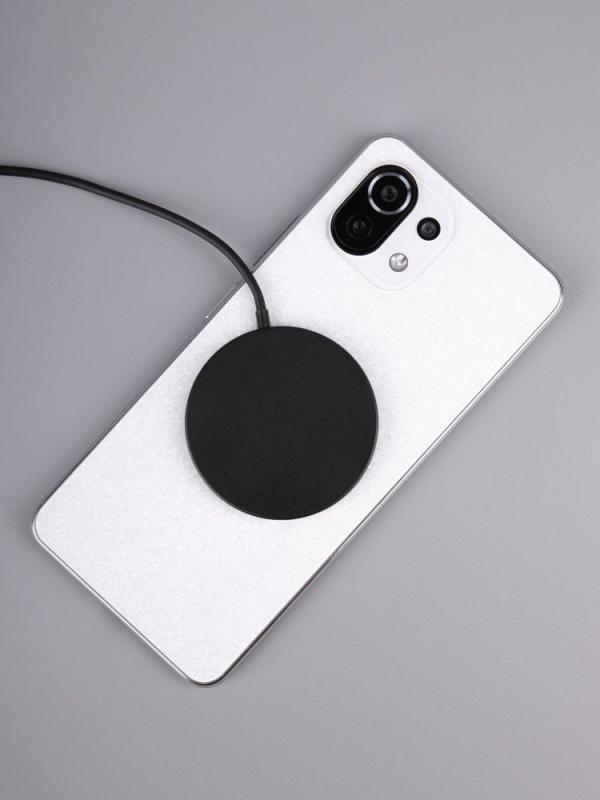 Беспроводное зарядное устройство с магнитами Magmate