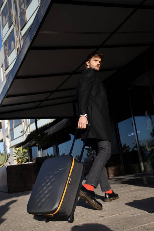 Чемодан складной Rollink Earth 55x40x20 см, 2 колеса, черный/оранжевый