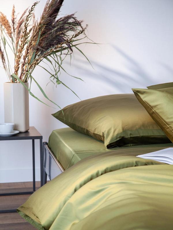 Простыня на резинке из премиального сатина  из коллекции essential, 160х200х30 см