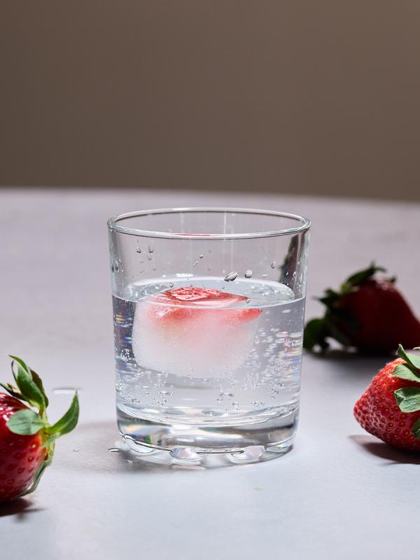 Форма для льда с крышкой ice cubes, 15 ячеек