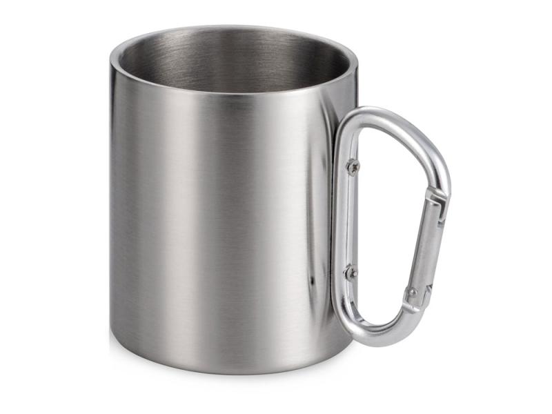 Набор туриста с термосом и кружкой в рюкзаке