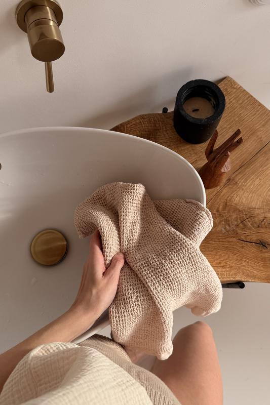 Полотенце для рук из умягченной вафли ового цвета из коллекции essential, 50x90 см