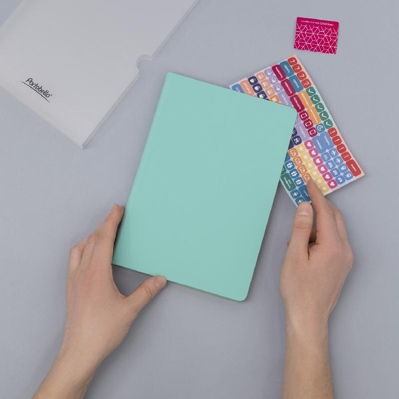 Ежедневник Spark недатированный,  (с упаковкой, со стикерами)