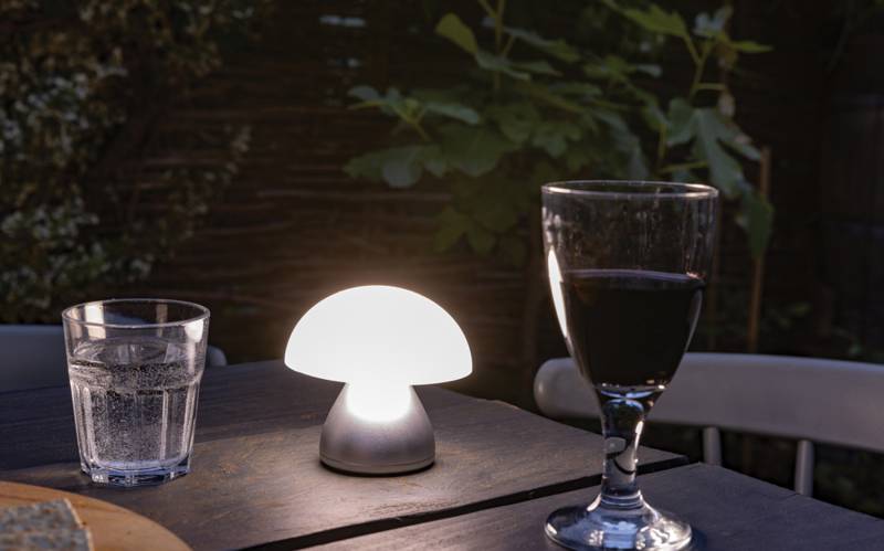 Беспроводная настольная лампа Luming из переработанного пластика RCS, IPX4