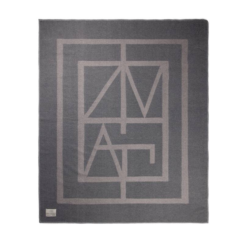 Плед VINGA Monogram из переработанного полиэстера GRS, 170x130 см