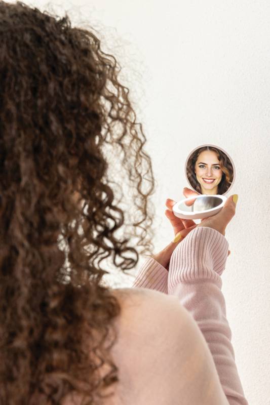 Зеркало для макияжа Lumora из переработанного пластика RCS