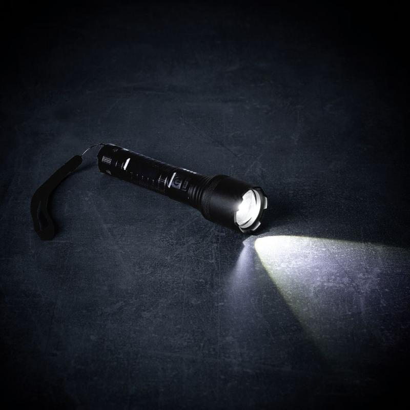 Фонарь аккумуляторный с фокусировкой луча FarSee