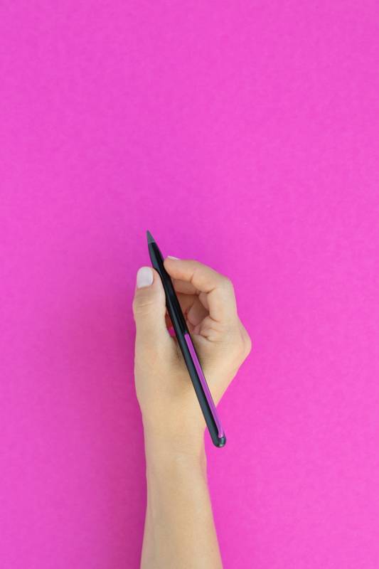 Карандаш GrafeeX с фиолетовым клипом в чехле