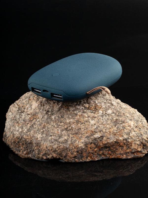 Внешний аккумулятор Pebble 7800 мАч