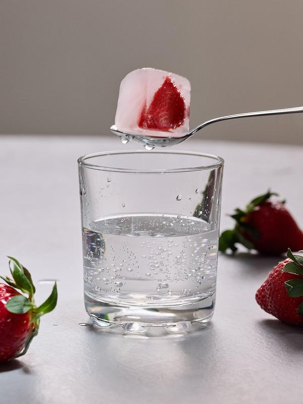 Форма для льда с крышкой ice cubes, 15 ячеек