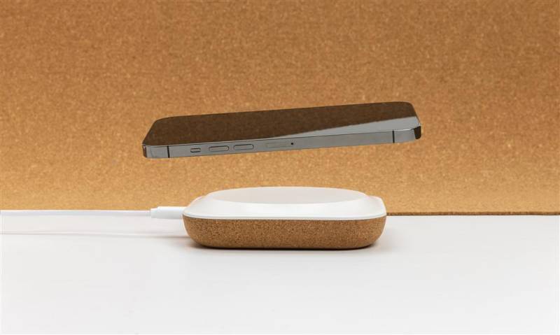 Док-станция Oregon из переработанного пластика RCS и пробки FSC®, 10 Вт