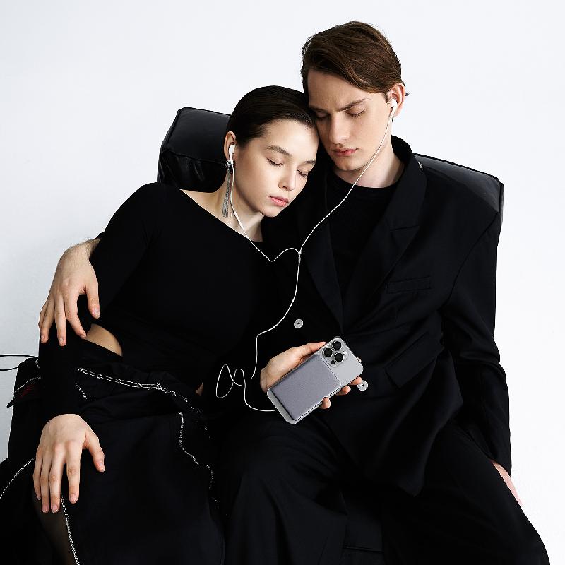 Внешний аккумулятор Оникс PD (Onyx PD) 5000mAh с функцией беспроводной зарядки 15W