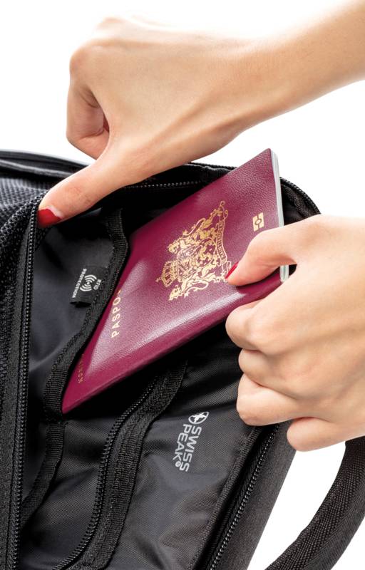 Рюкзак для путешествий Swiss Peak XXL из rPET AWARE™, 17’’