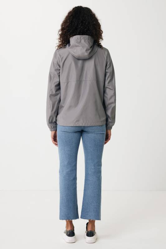 Ветровка Iqoniq Logan из переработанного полиэстера AWARE™, унисекс, 70 г/м²