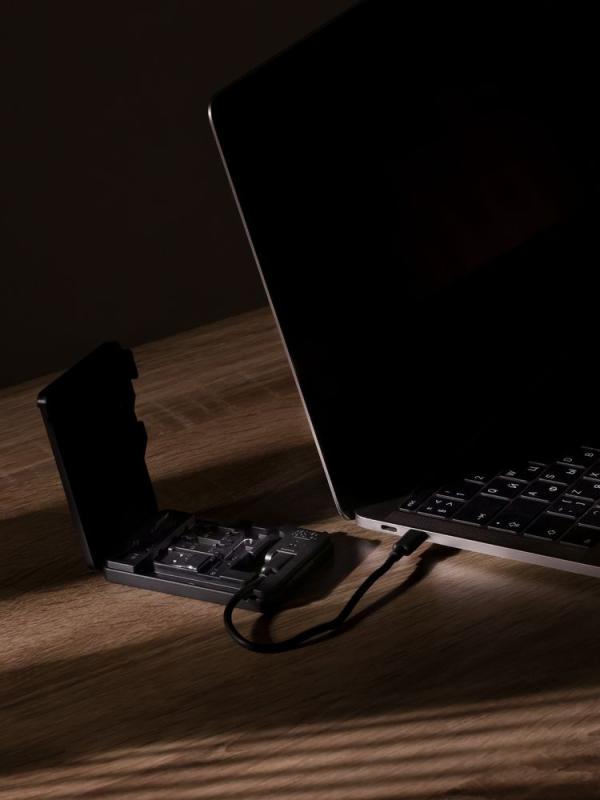 Органайзер для карт памяти и SIM с кардридером Multitask