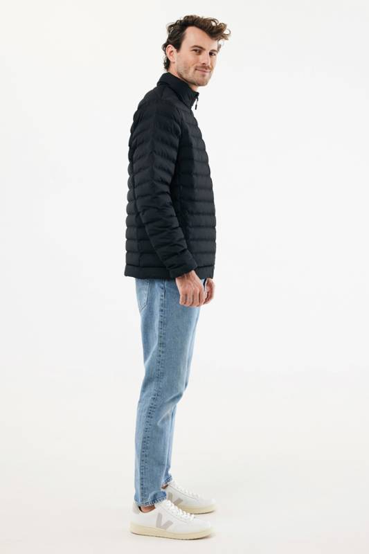 Мужская стеганая куртка Iqoniq Maiko из переработанного полиэстера AWARE™