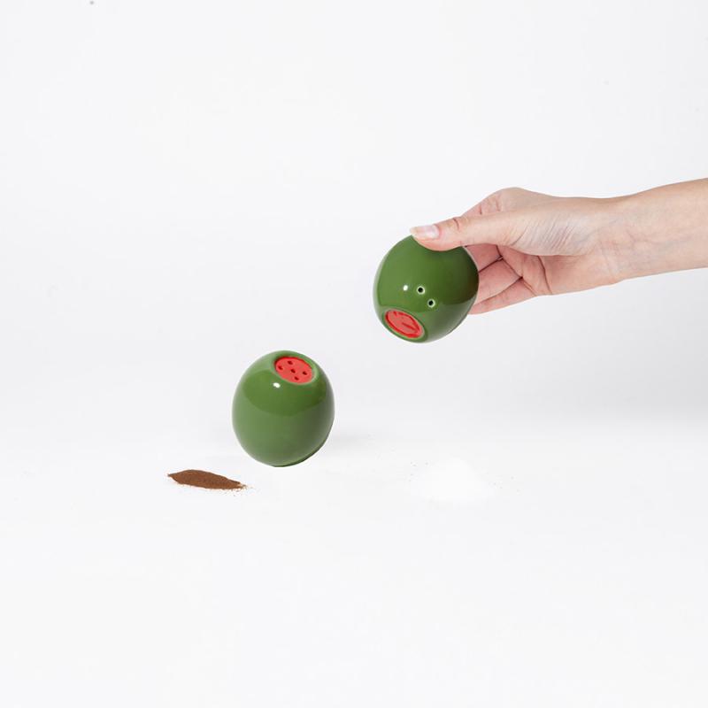 Набор из солонки и перечницы olivia