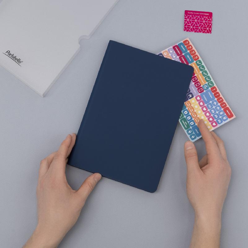 Ежедневник Spark недатированный,  (с упаковкой, со стикерами)