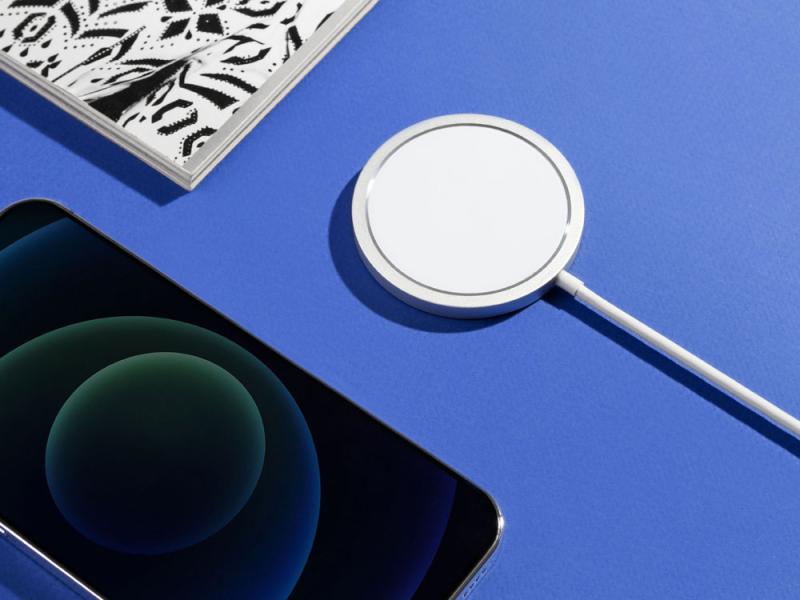 Беспроводное зарядное устройство NEO Magneto