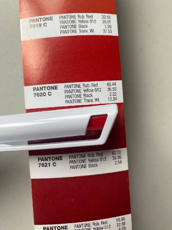 Ручка шариковая Gracia, пластиковая, молочно-