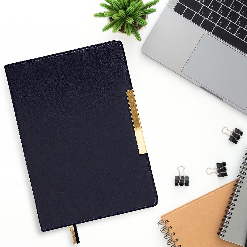 Ежедневник City Moderna Pristine А5,  с серебристым, недатированный, в твердой обложке с поролоном