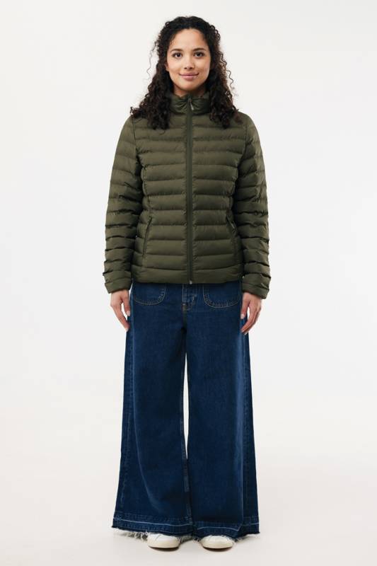 Женская стеганая куртка Iqoniq Maiko из переработанного полиэстера AWARE™