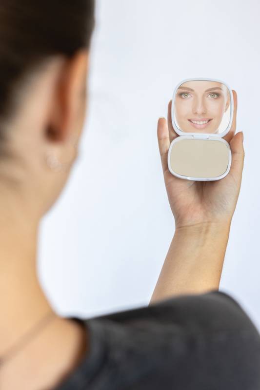 Зеркало для макияжа Reflecta из переработанного пластика RCS