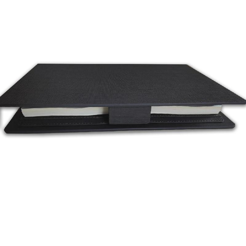 Ежедневник в суперобложке на кольцах Country Diplomat Rich А5+, недатированный