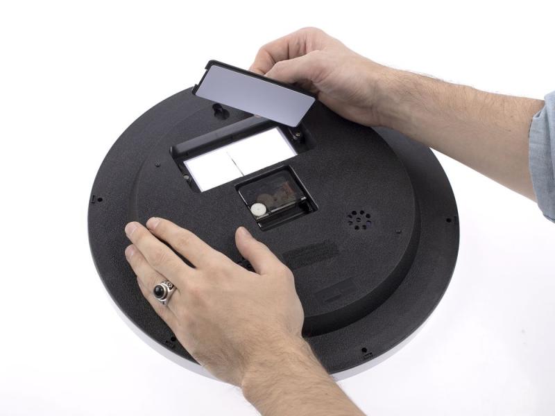 Часы настенные Insert2