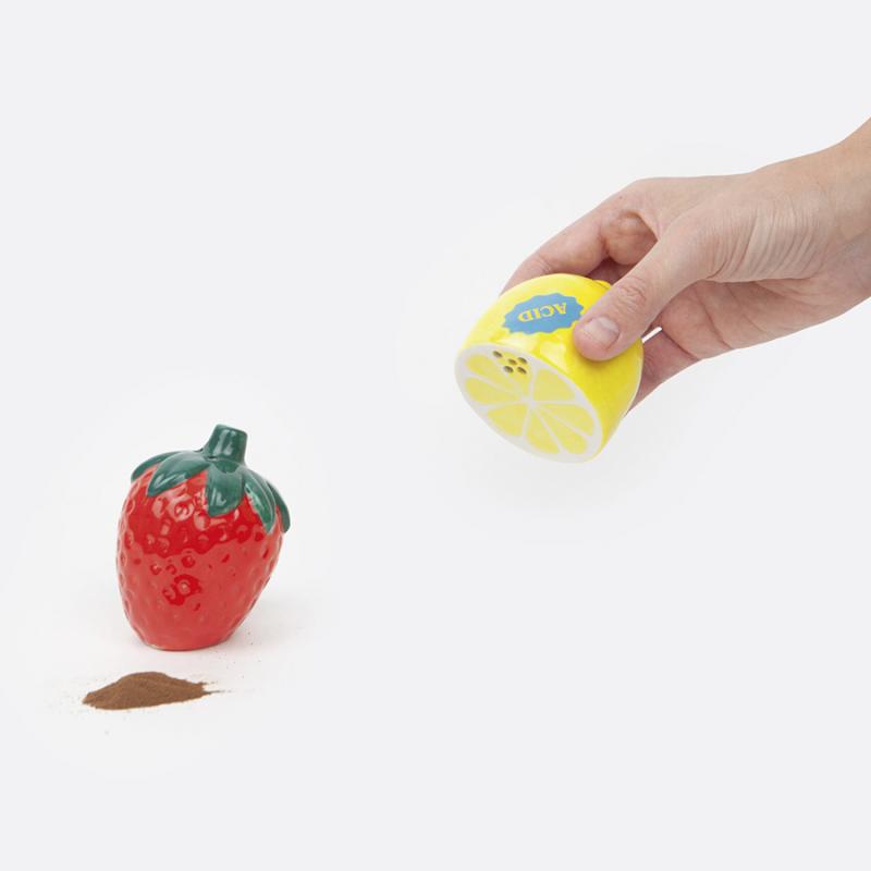 Набор из солонки и перечницы berry