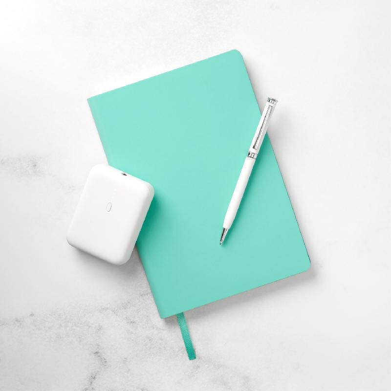 Ежедневник Spark недатированный,  (с упаковкой, со стикерами)