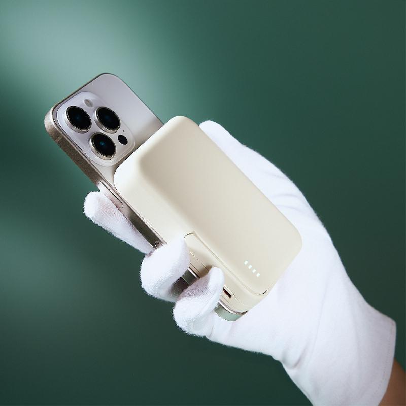 Внешний аккумулятор Union PD 10000mAh с функцией беспроводной зарядки 15W