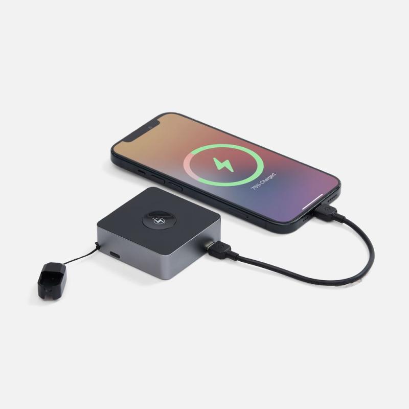 Внешний аккумулятор с беспроводной зарядкой Aura Power 5000 мАч