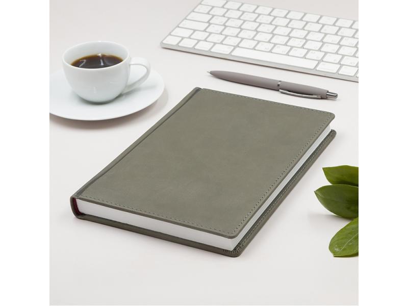 Ежедневник А5 датированный Velvet на 2026 год