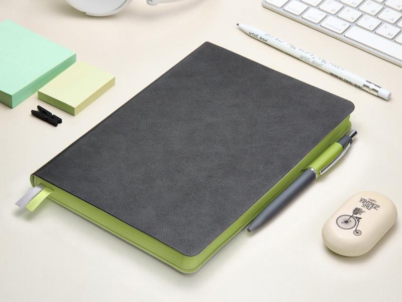 Ежедневник А5 датированный Boston на 2026 год