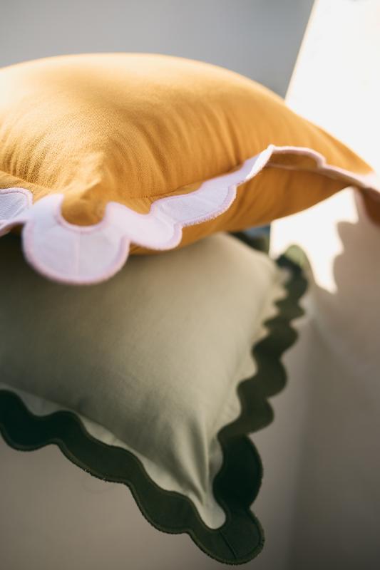 Чехол на подушку с контрастным кантом розового цвета из коллекции trendy ruffles, 40х40 см