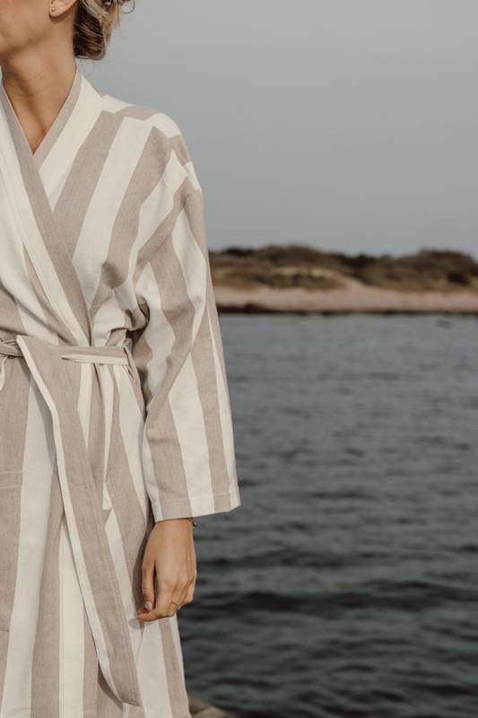 Халат VINGA Ornos из переработанного хлопка GRS, L/XL