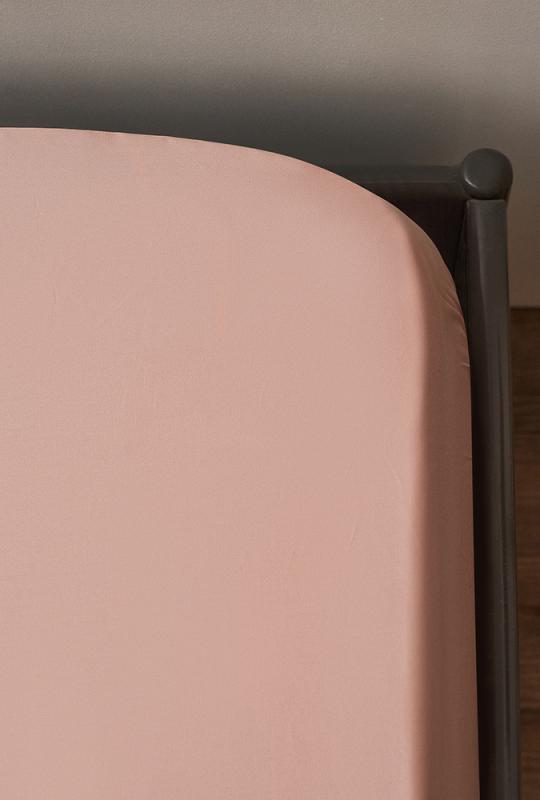 Простыня на резинке из премиального сатина  из коллекции essential, 180х200х30 см