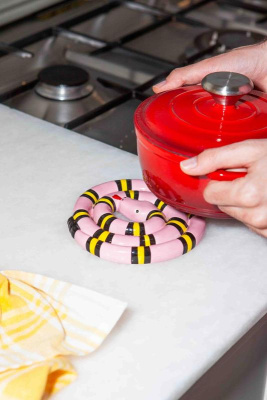 Подставка под горячее snake