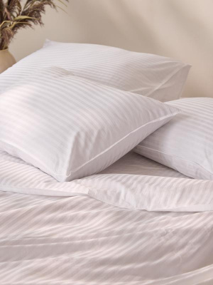 Набор наволочек из страйпсатина из коллекции essential, 50х70 см