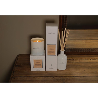 Свеча ароматическая the olphactory, white insignia, silken tobacco, 60 ч